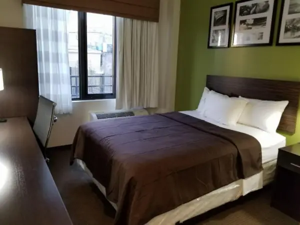 Hillside Hotel 9